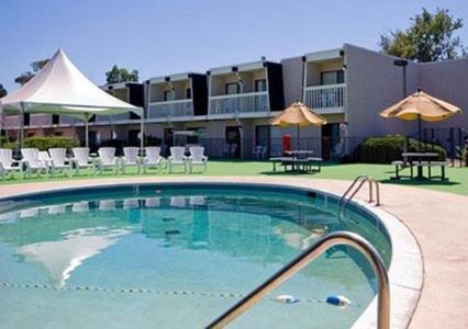 Rodeway Inn بويسي المظهر الخارجي الصورة
